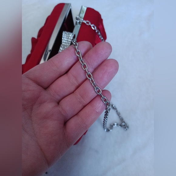 Expressions NYC red clutch - Picture 4 of 8